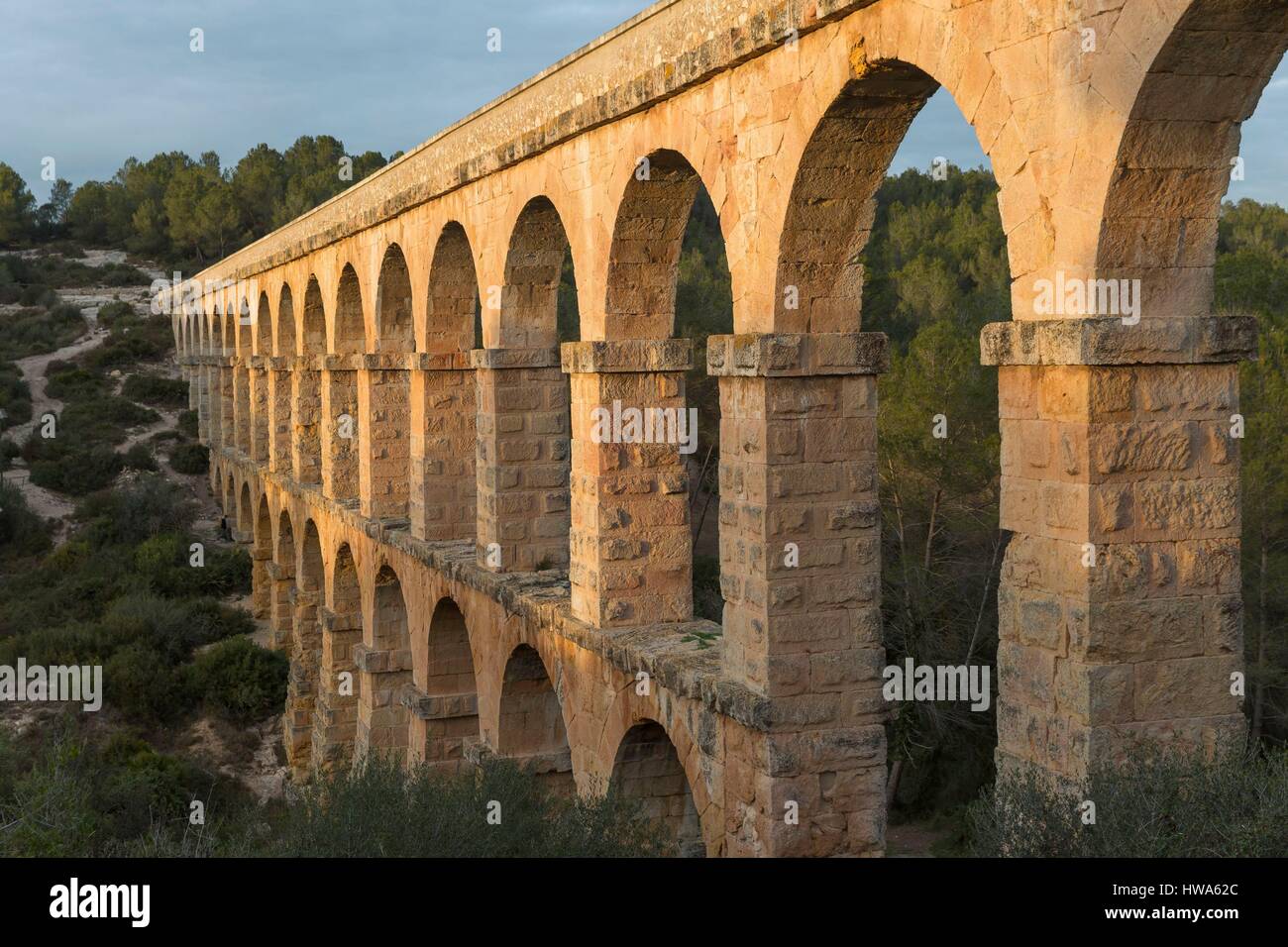 In Spagna, in Catalogna, Tarragona, aqueducte del Ferreres, 1 ° secolo acquedotto romano, 217 m di lunghezza, 27 m di altezza su 2 livelli di portici, elencato come UNESCO WOR Foto Stock