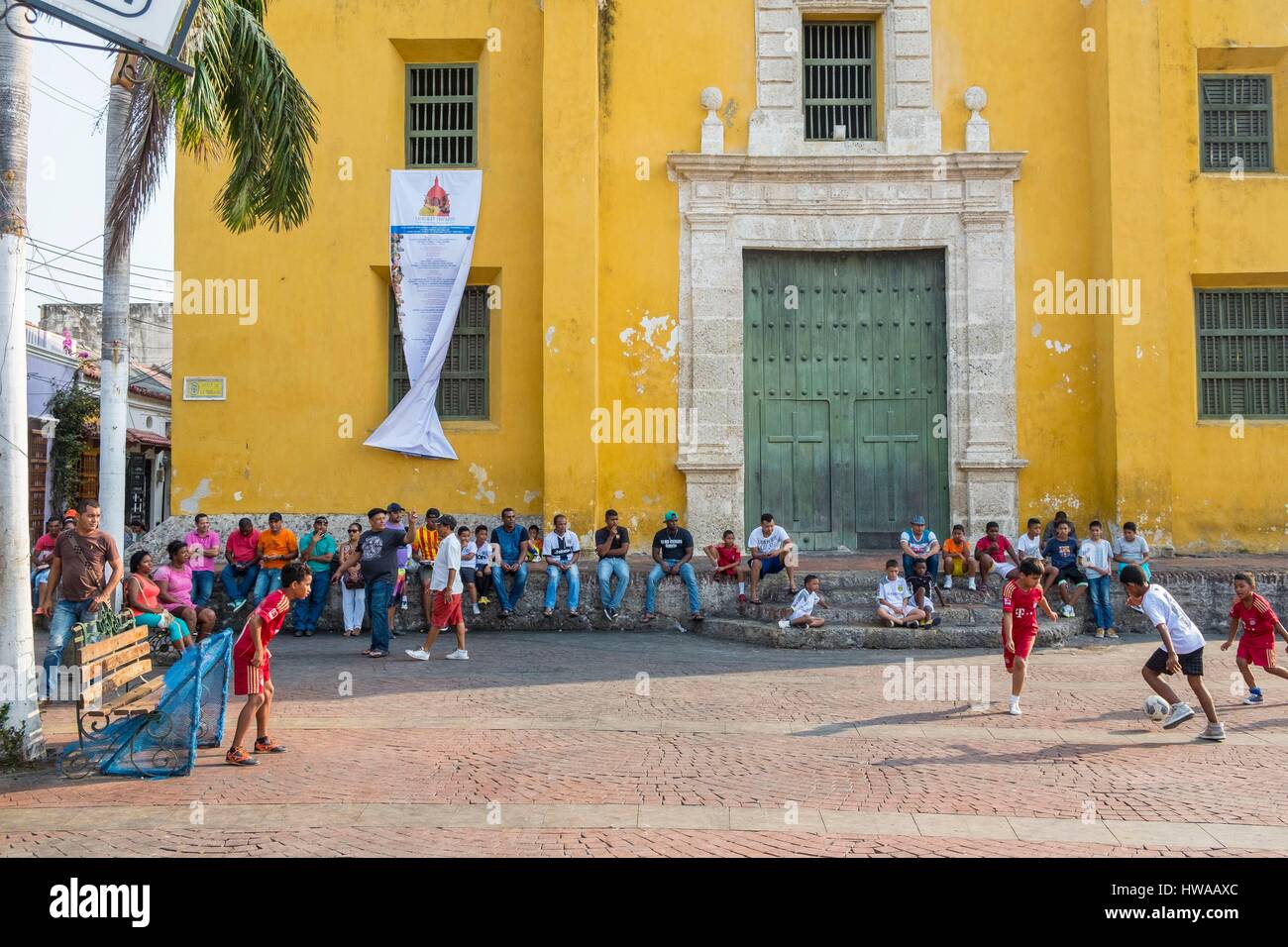 La Colombia, dipartimento di Bolivar, Cartagena, centro storico sono classificati come patrimonio mondiale dall' UNESCO, quartiere di Getsemani, Plaza de la Santisima Trinidad, Foto Stock