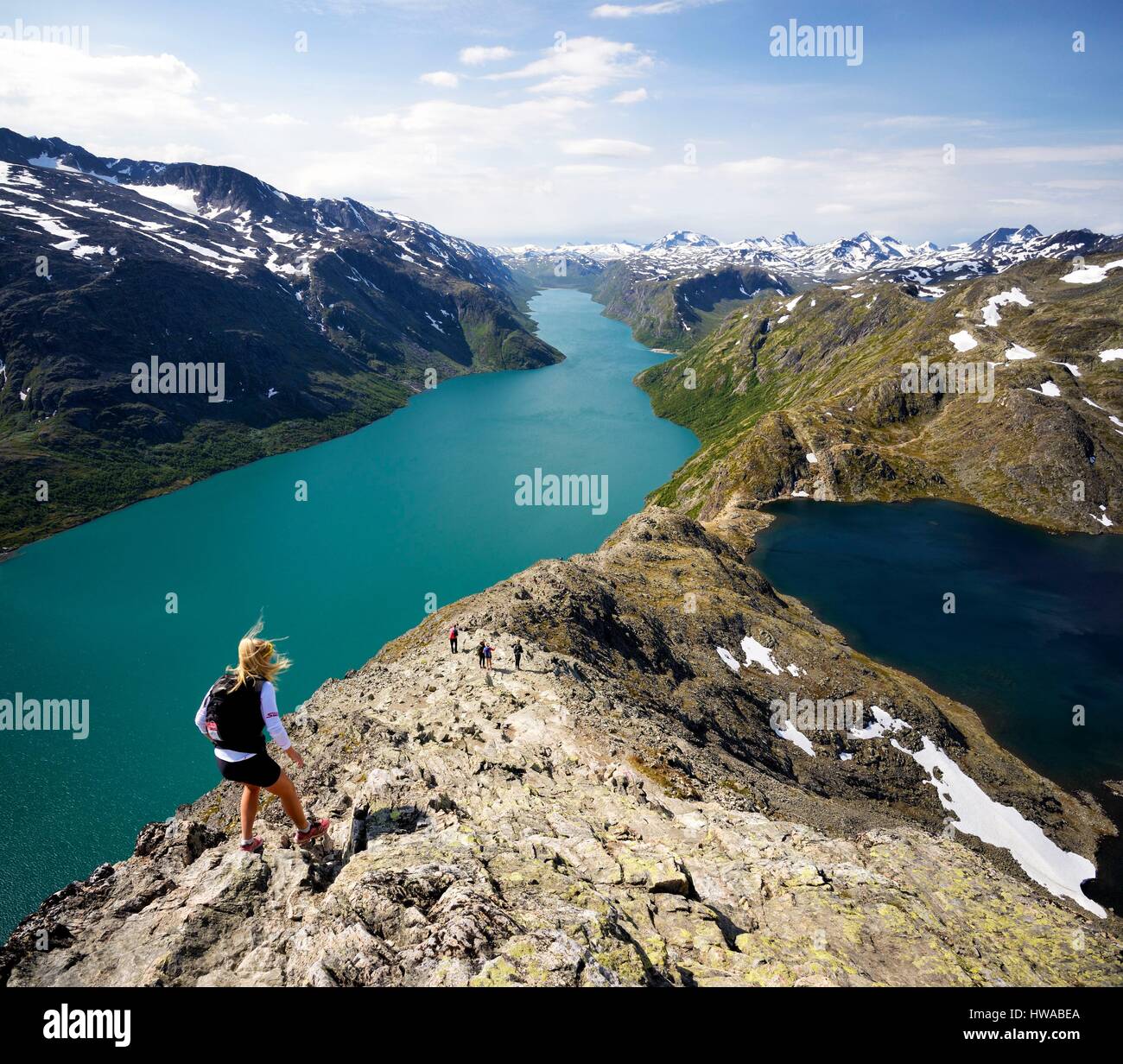 Norvegia, Oppland, vaga, parco nazionale di Jotunheimen, cresta Besseggen tra il Lago Gjende e lago Bessvatnet Foto Stock