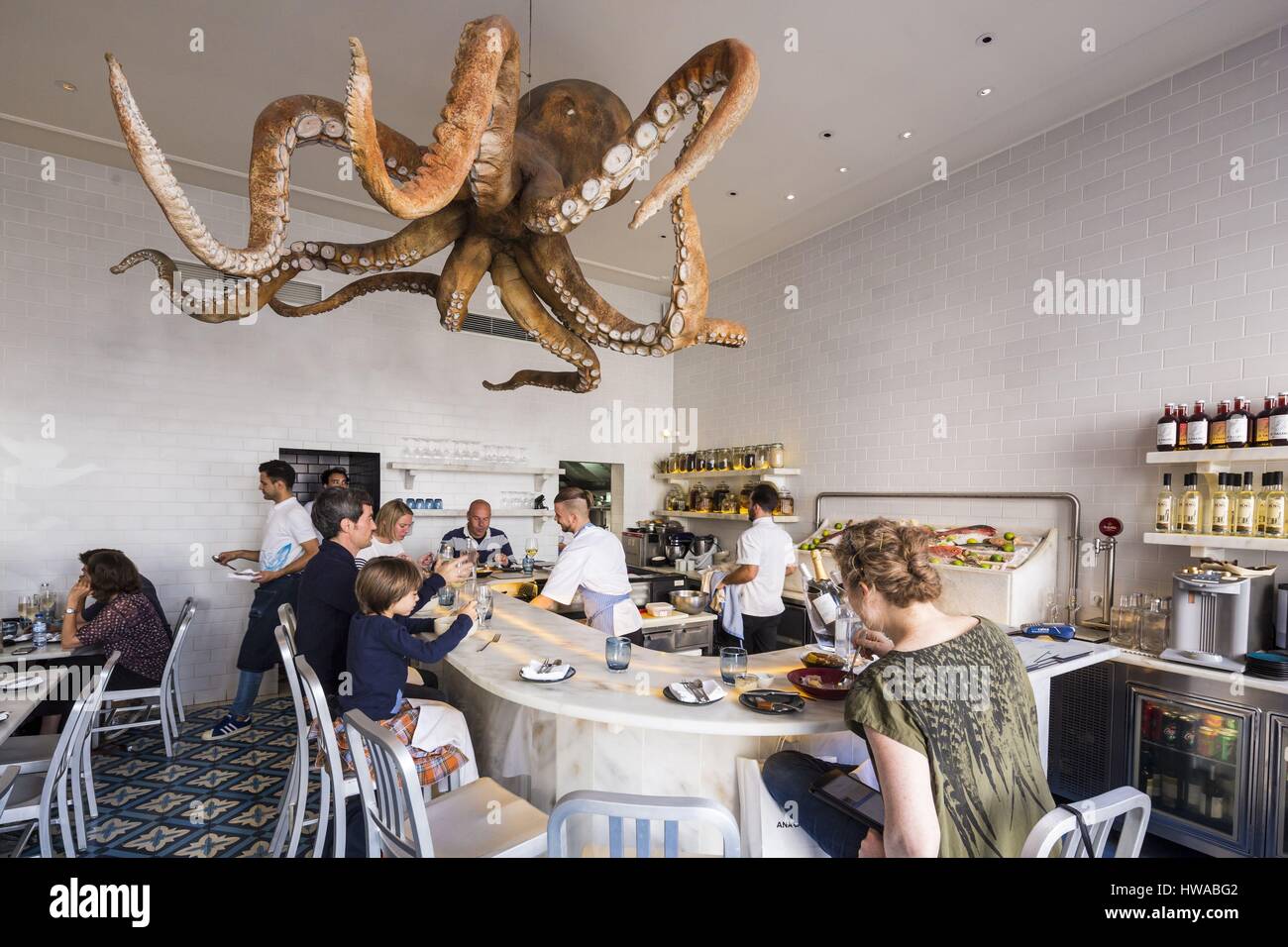 Il Portogallo, Lisbona, distretto Principe Real, Cevicheria mare ristorante, street Dom Pedro V Foto Stock