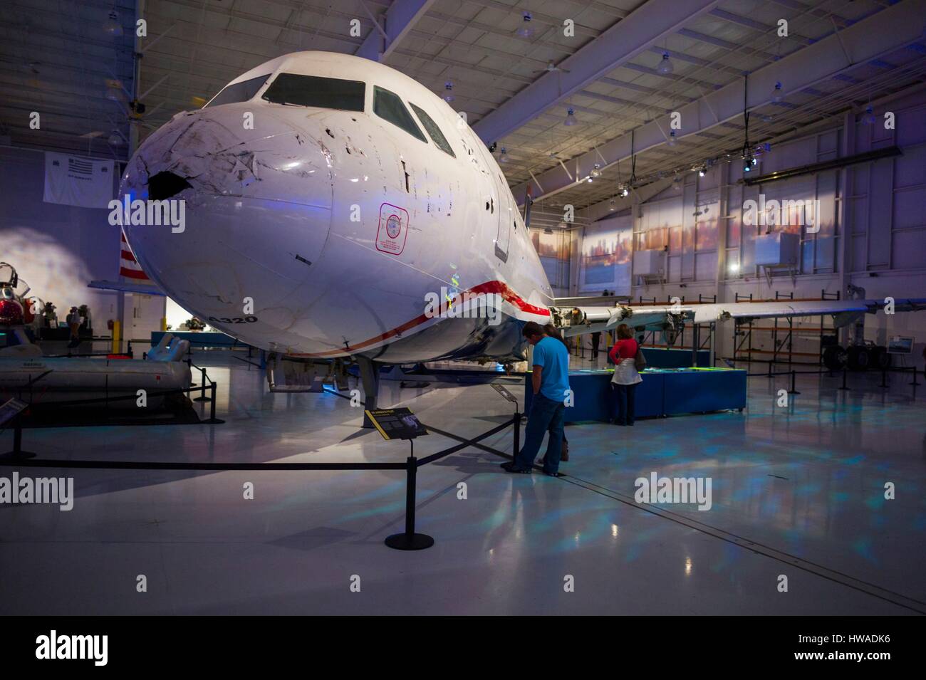 Stati Uniti, Nord Carolina, Charlotte, Carolina Aviation Museum, interno, display per US Airways lotta 1549 che crash sbarcati sull'acqua in NYC in Foto Stock