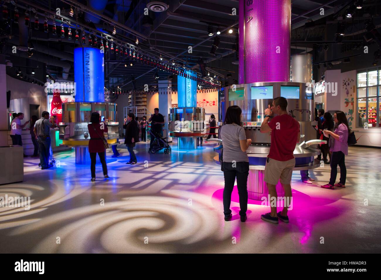 Stati Uniti, Georgia, Atlanta, Coca Cola World, il Museo della Coca Cola, interno, bevanda sala degustazione Foto Stock