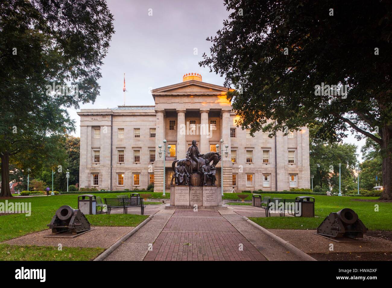 Stati Uniti, Nord Carolina, Raleigh, North Carolina State Capitol, esterno, alba Foto Stock