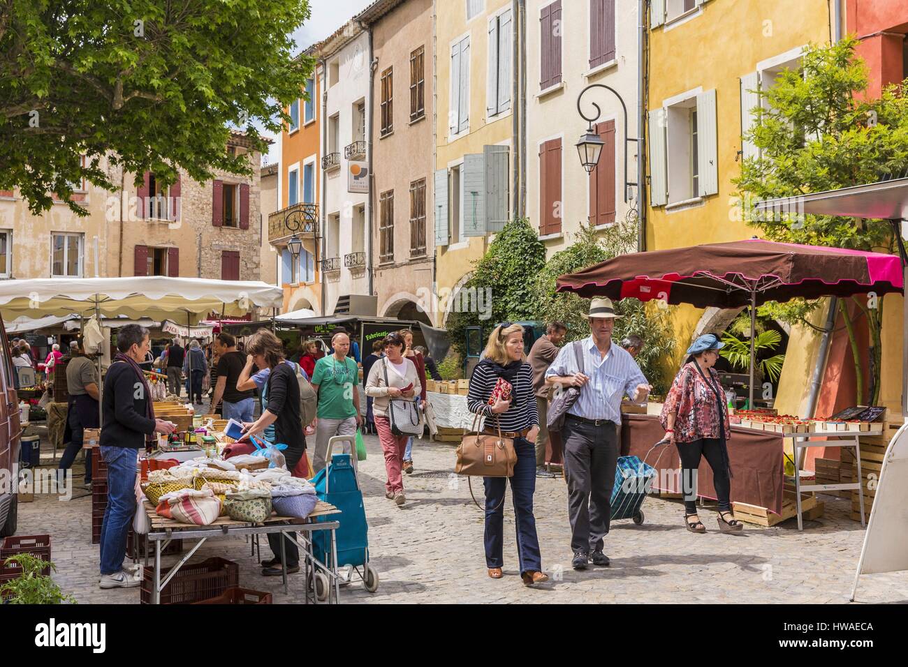Francia, Drome, Drome Provencale, Buis Les Baronnies, giorno di mercato Foto Stock