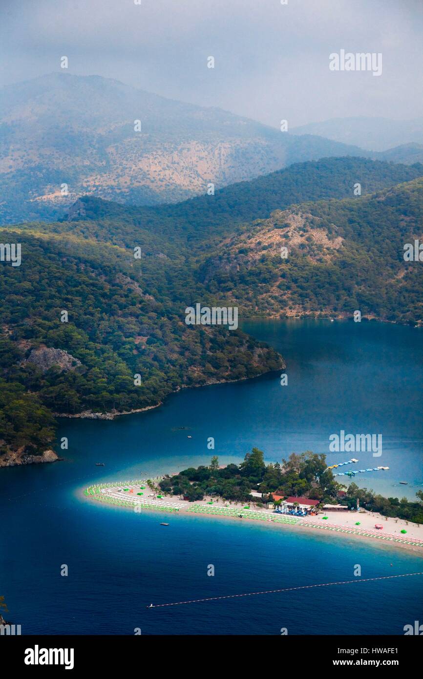 Turchia, Regione Mediterranea, Mugla, Oludeniz, parapendio (vista aerea) Foto Stock