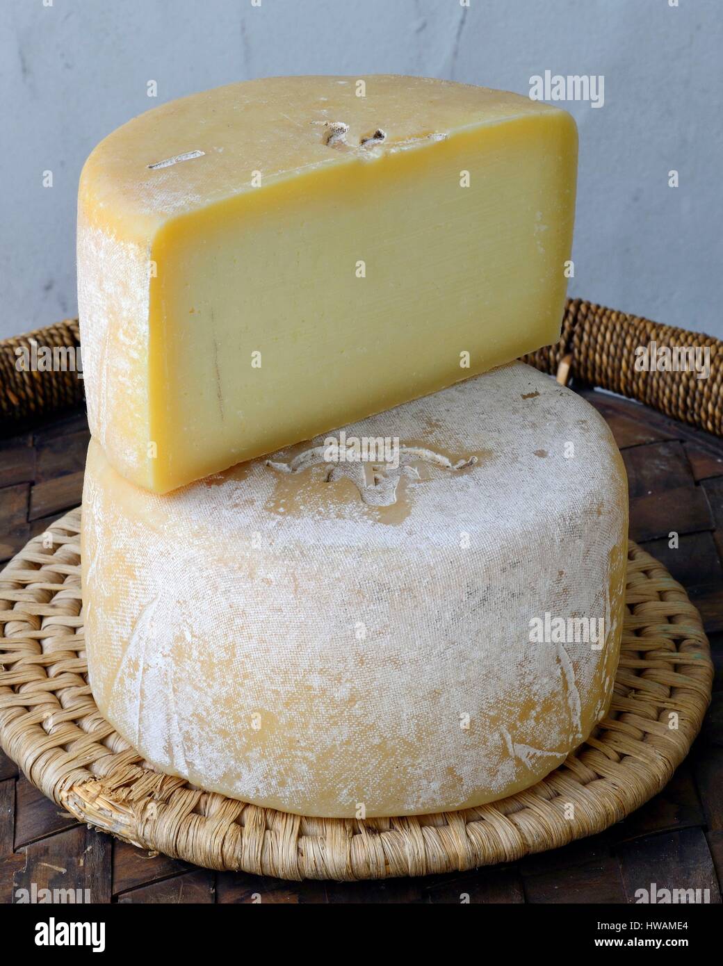 Francia, Pirenei Atlantiques, Urugne, AOC Ossau Irraty formaggi di capra Foto Stock