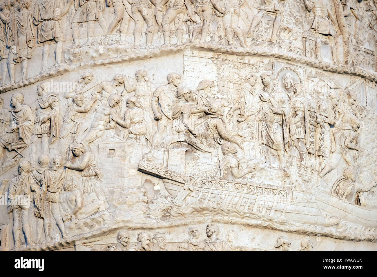 Colonna Traiana è un romano colonna trionfale in Roma, Italia, che commemora Romano Imperatore Traiano la vittoria nella guerra dei Daci in Roma, Italia Foto Stock