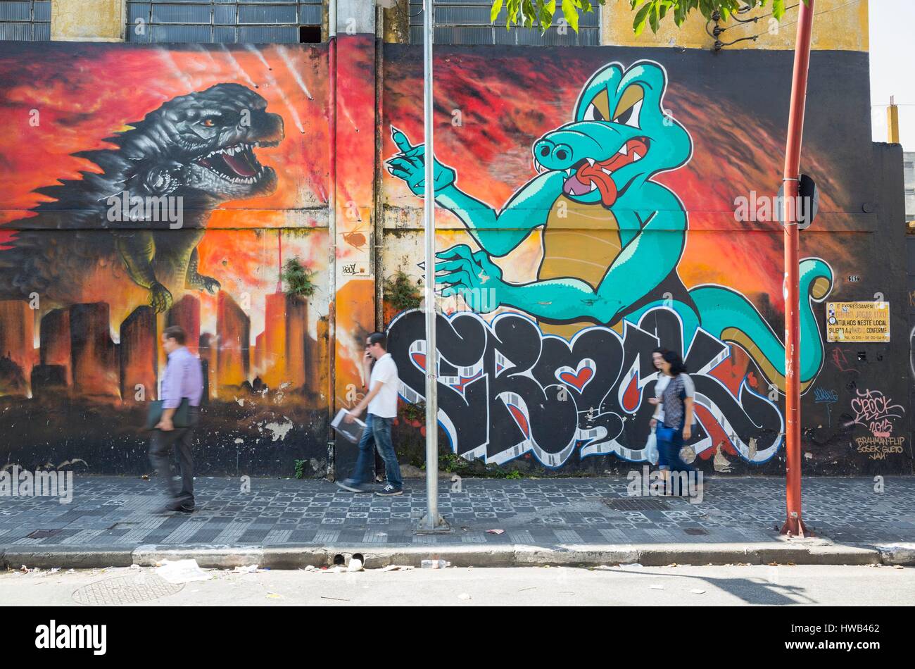 Il Brasile, Sao Paulo stato, Sao Paulo, Arte di strada nel quartiere Liberdade Foto Stock