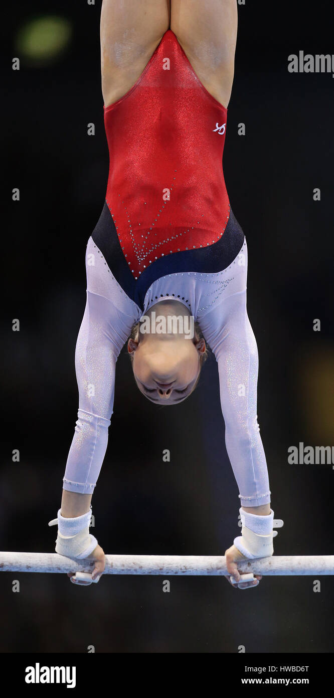 Stuttgart, Germania. Xix Mar, 2017. Natalia Kapitonova dalla Russia in azione durante le donne squadra sfida evento all'Gymnastics World Cup alla Porsche Arena di Stoccarda, Germania, 19 marzo 2017. Foto: Karl-Josef Hildenbrand/dpa/Alamy Live News Foto Stock