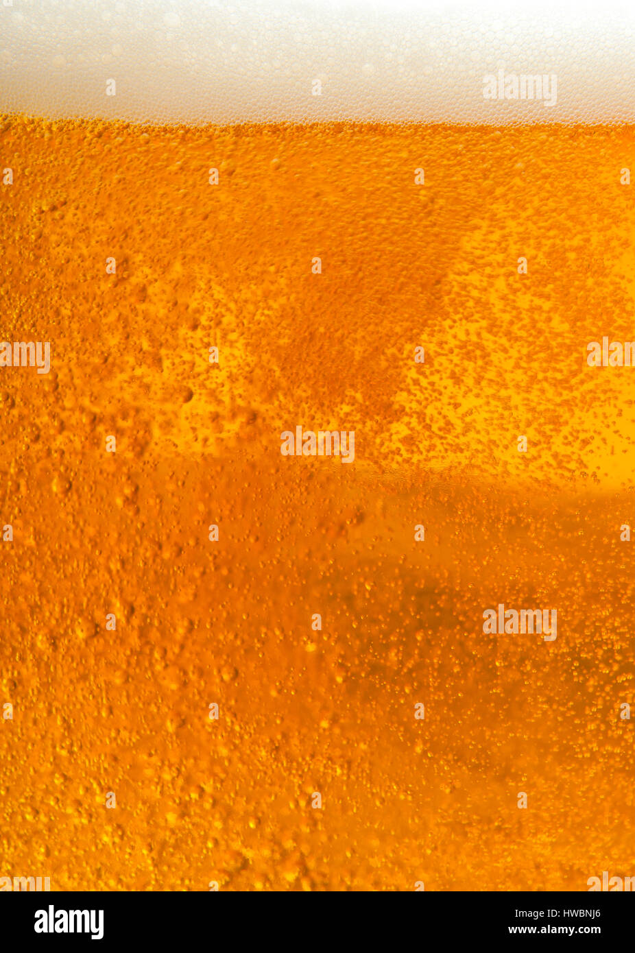 Birra fresca Close-up sullo sfondo Foto Stock