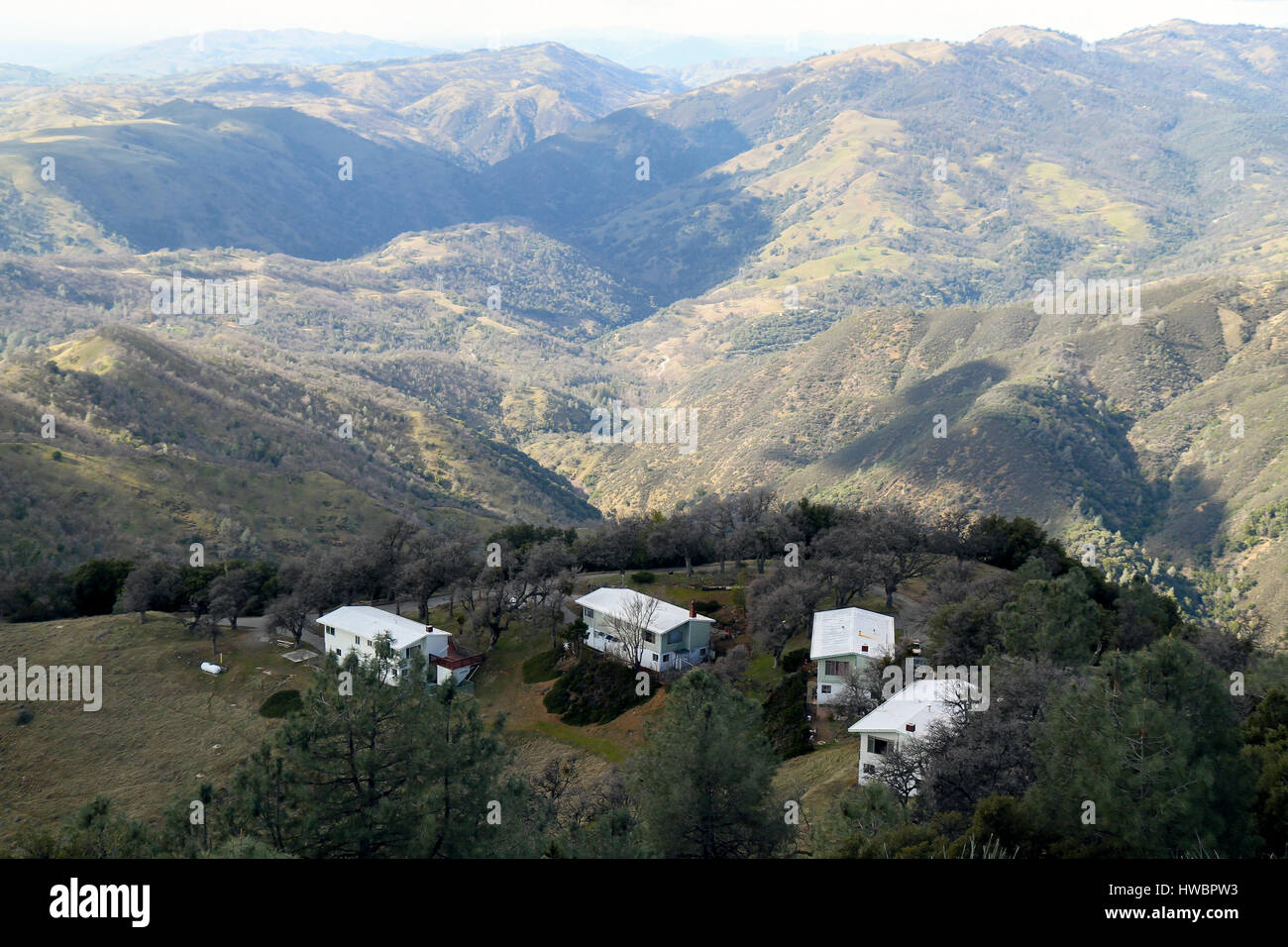 Case abitate dai ricercatori che lavorano a leccare osservatorio, Mt Hamilton, Santa Clara County, California, Stati Uniti Foto Stock