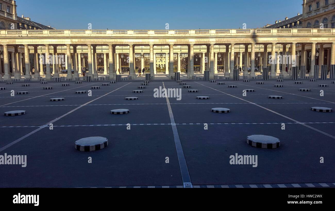 Colonne di Buren e al Palais Royal di Parigi Foto Stock