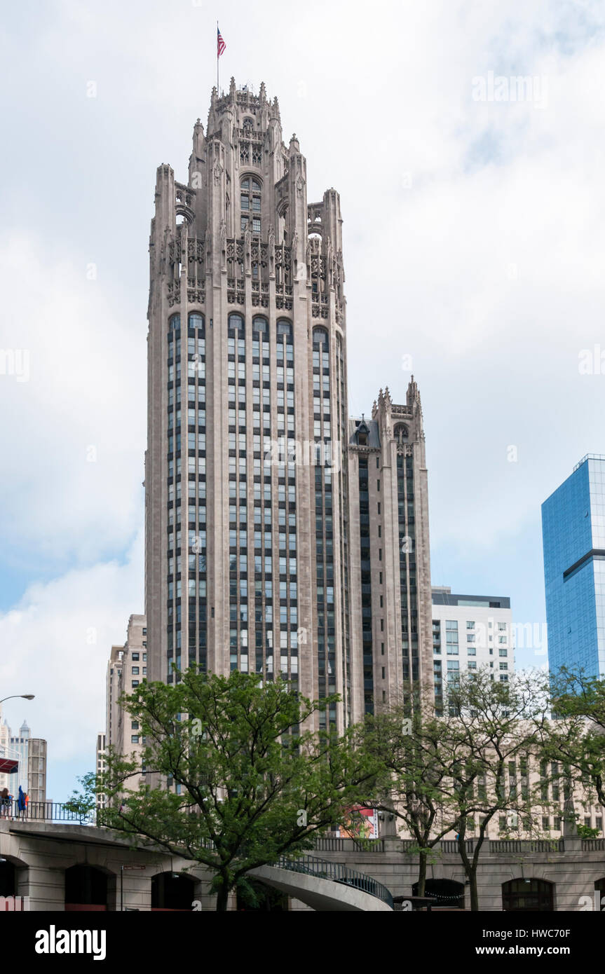 La neogotica Chicago Tribune Building di North Michigan Avenue. Foto Stock