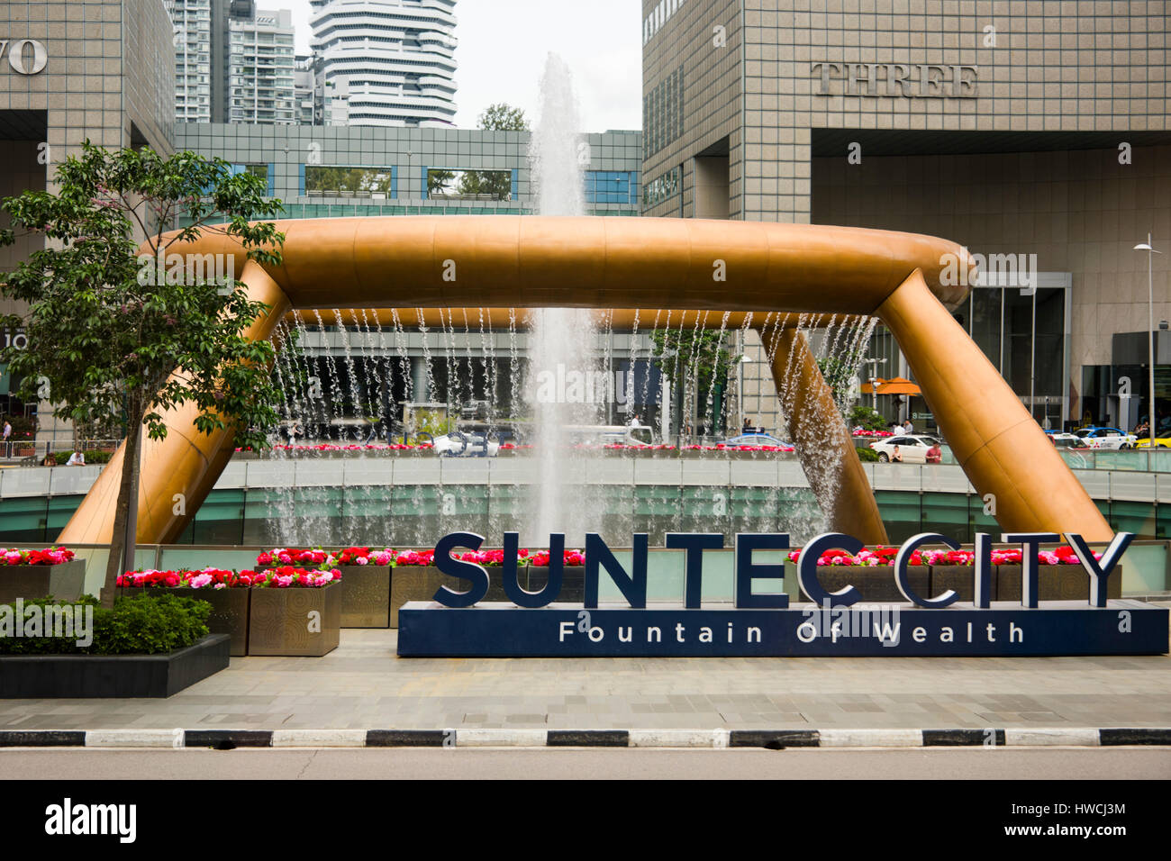 Vista orizzontale della Fontana della Ricchezza in Singapore. Foto Stock