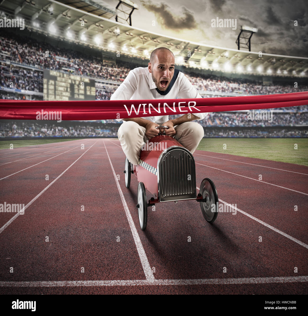 Imprenditore di successo sulla linea di finitura Foto Stock