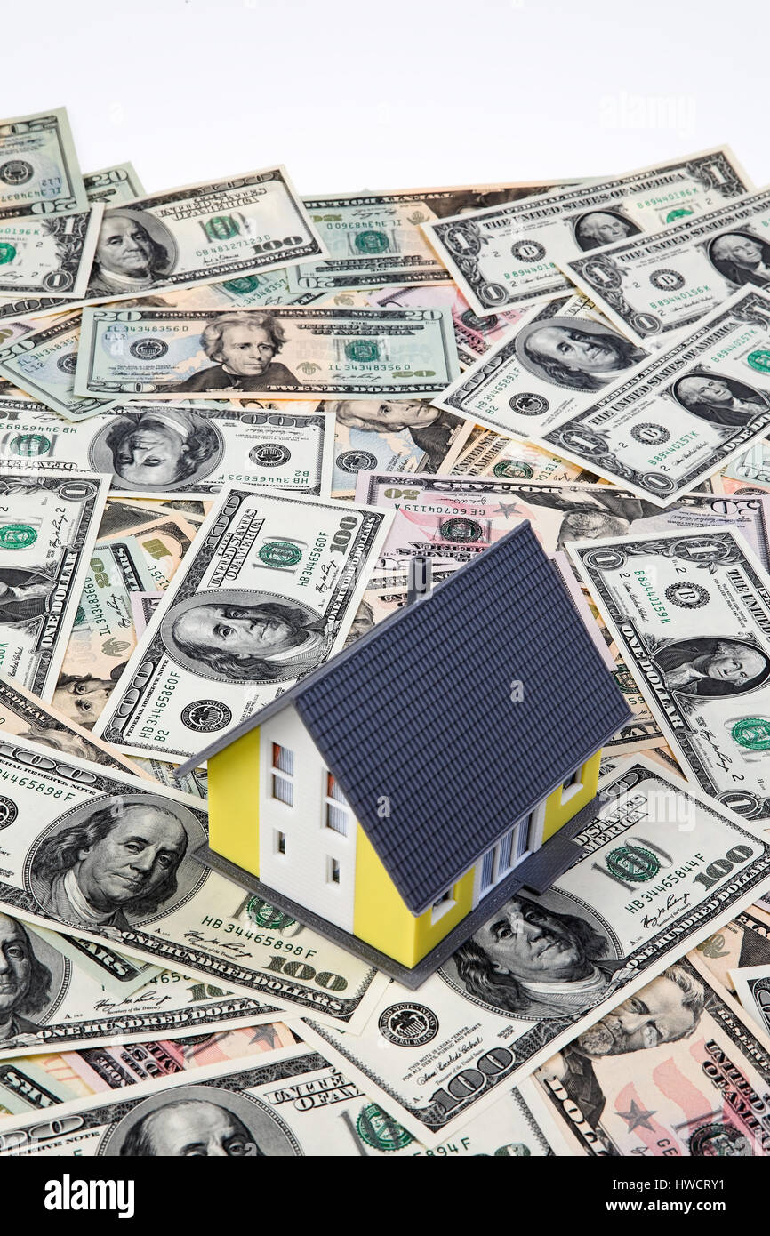 Casa sul dollaro di banconote, Haus auf Dollar geldscheine Foto Stock