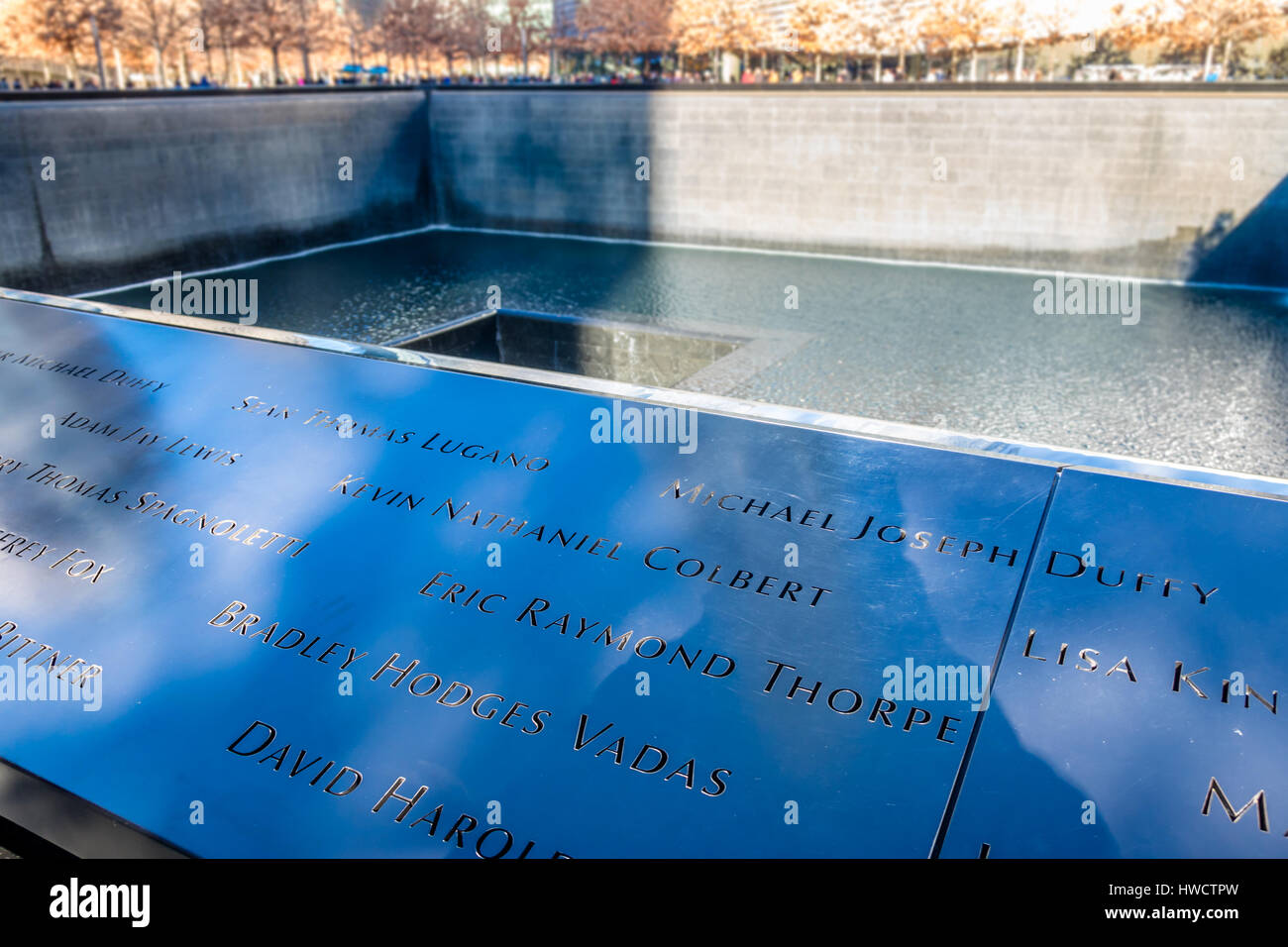 I nomi delle vittime di 9/11 Memorial al World Trade Center Ground Zero - New York, Stati Uniti d'America Foto Stock