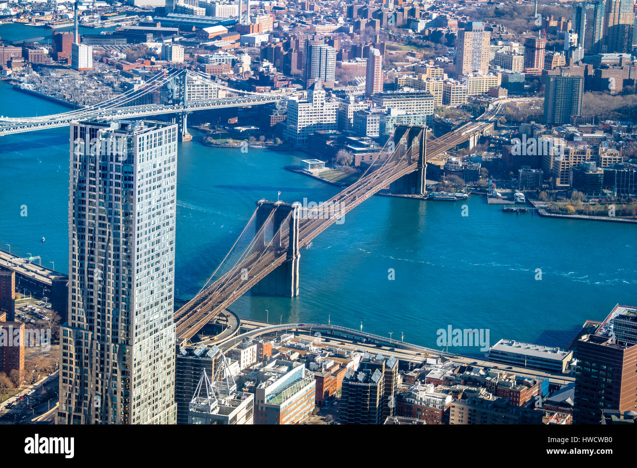 Vista aerea del Ponte di Brooklyn e Manhattan Bridge - New York, Stati Uniti d'America Foto Stock