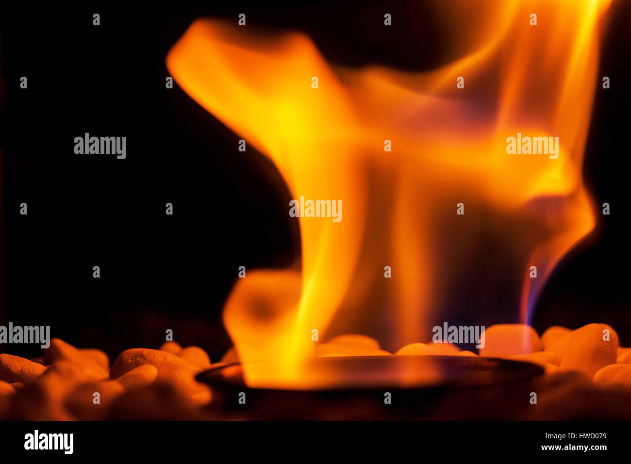 La combustione di pellet, Brennende agglomerati in forma di pellets Foto Stock