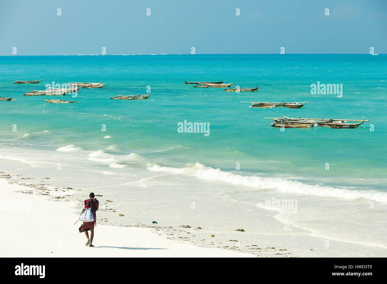 Tanzania, Zanzibar Jambiani, Masai sulla spiaggia Foto stock - Alamy