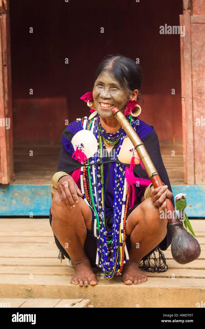 Myanmar (Birmania), Stato Chin Stato, mento donna Foto Stock