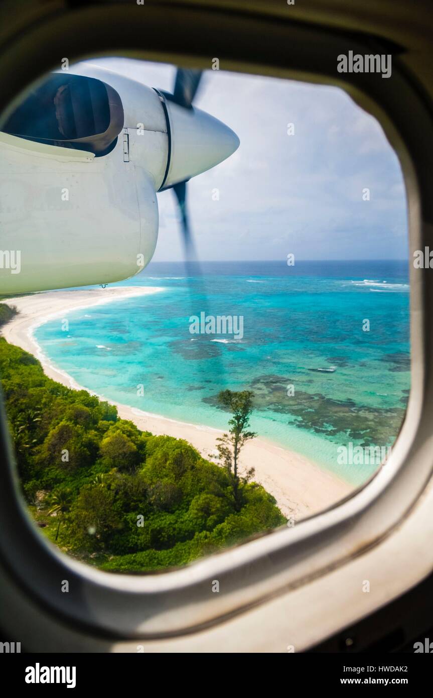 Seychelles, Bird Island, l'isola e la laguna al decollo (vista aerea) Foto Stock