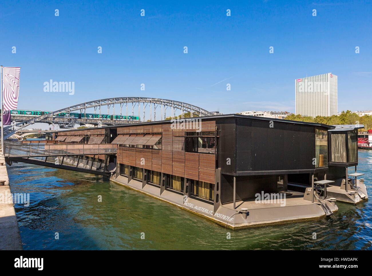 Francia, Parigi, l'albergo, il primo hotel galleggiante sulla Senna,  Austerlitz Harbour Foto stock - Alamy