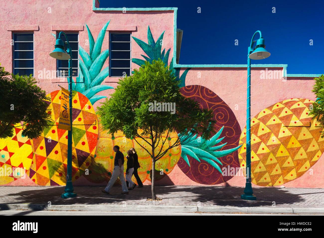 Stati Uniti, Florida, Delray Beach, Ananas Grove Arts District, murale di ananas Foto Stock