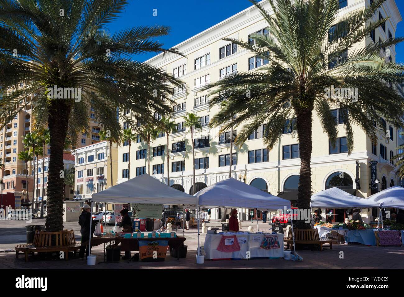 Stati Uniti, Florida, West Palm Beach, Clematis Street, Centenial Square, weekend Mercato Agricolo Foto Stock