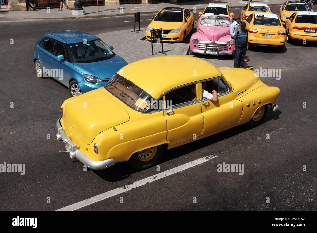 Taxi giallo avana Cuba 2017 Foto Stock