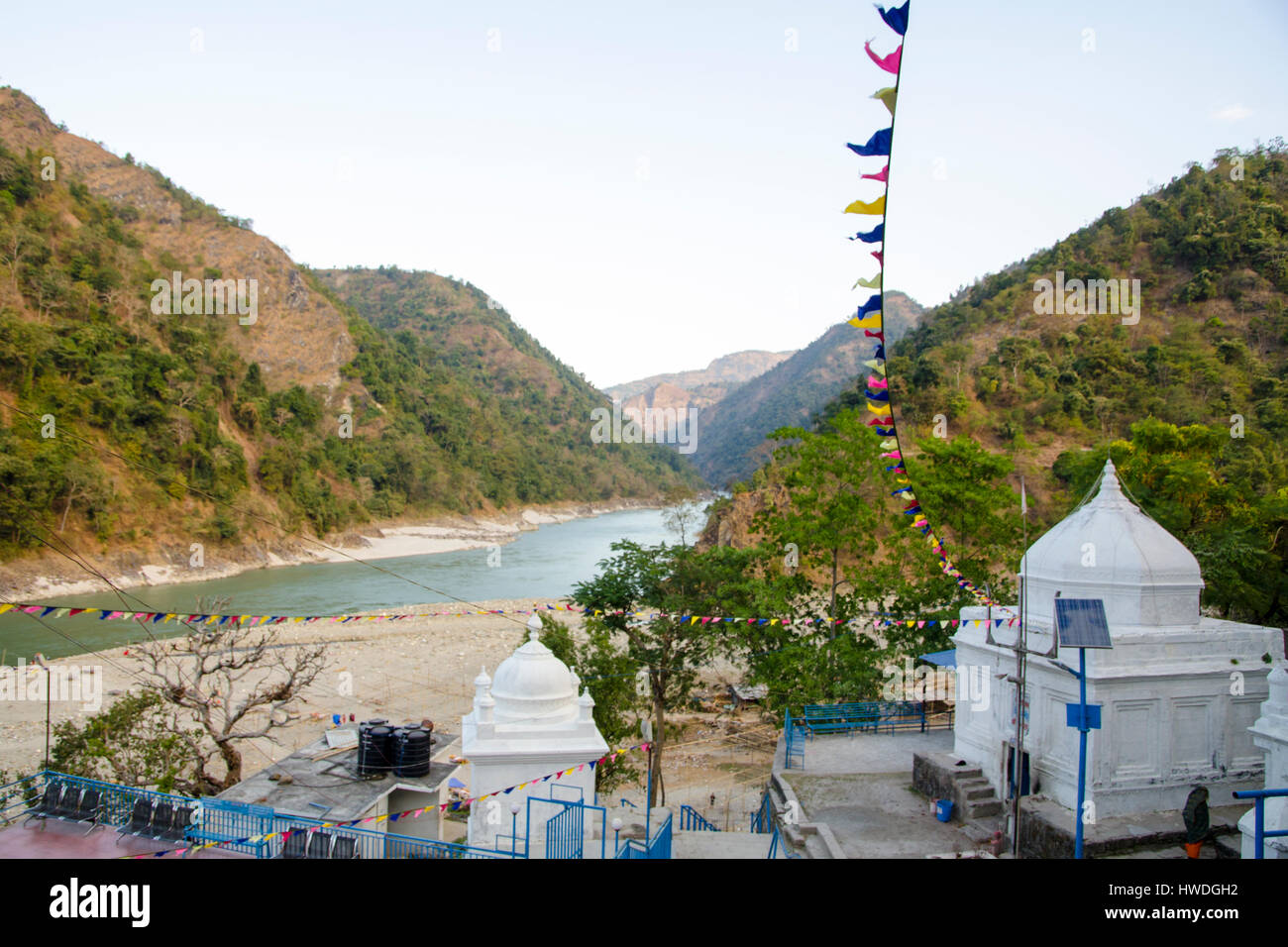 Baraha Chhetra area del tempio con saptakoshi fiume Sunsari in Nepal Foto Stock
