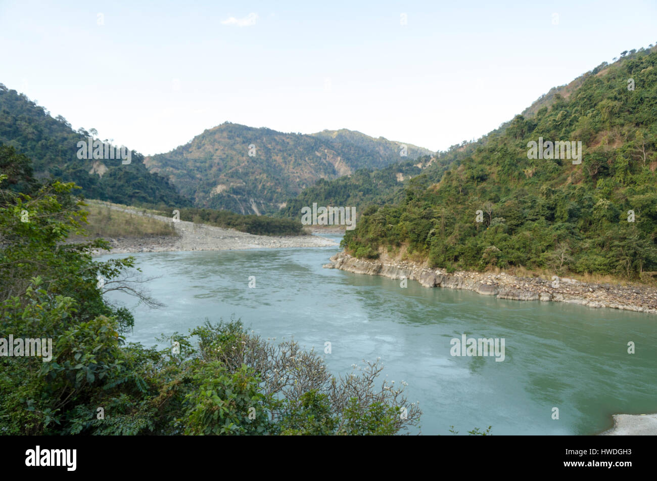Baraha Chhetra area del tempio con saptakoshi fiume Sunsari in Nepal Foto Stock