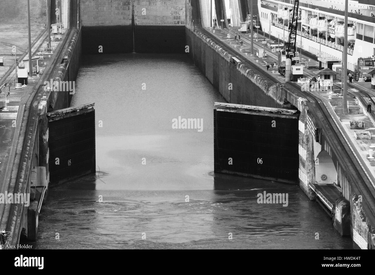 Canale di Panama full-transito su una nave da crociera Foto Stock