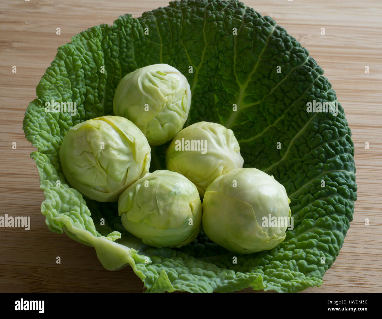 Frutta in una foglia Foto Stock