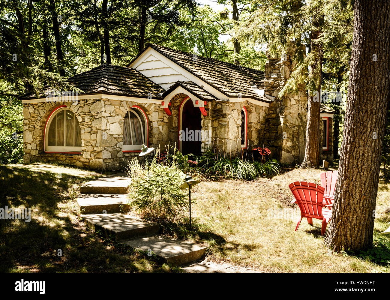 Charlevoix, Michigan, 8 Agosto 2016: uno degli unici 'case hobbit' che servono come una attrazione locale in Charlevoix, MI Foto Stock