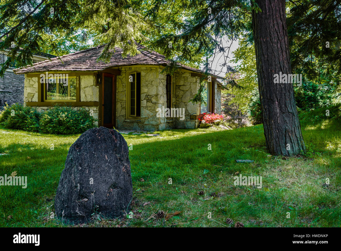 Charlevoix, Michigan, 8 Agosto 2016: uno degli unici 'case hobbit' che servono come una attrazione locale in Charlevoix, MI Foto Stock