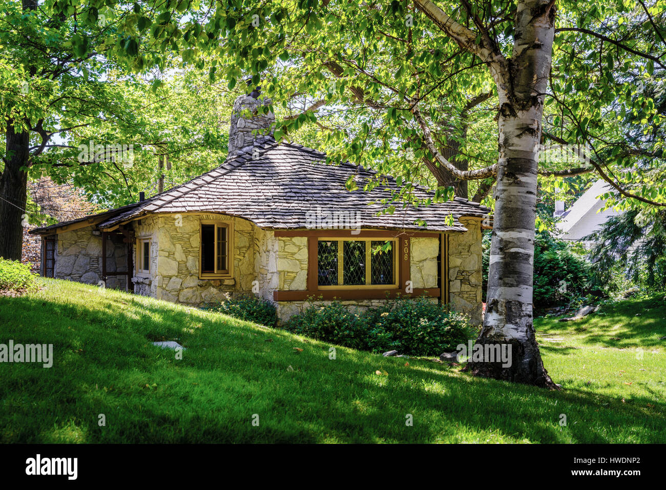 Charlevoix, Michigan, 8 Agosto 2016: uno degli unici 'case hobbit' che servono come una attrazione locale in Charlevoix, MI Foto Stock
