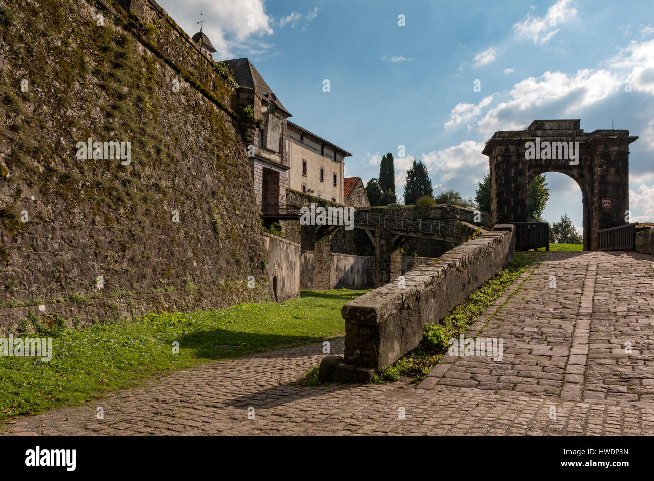 Il Citadelle di Saint-Jean-Pied-de-Port nel Paese basco francese Foto Stock