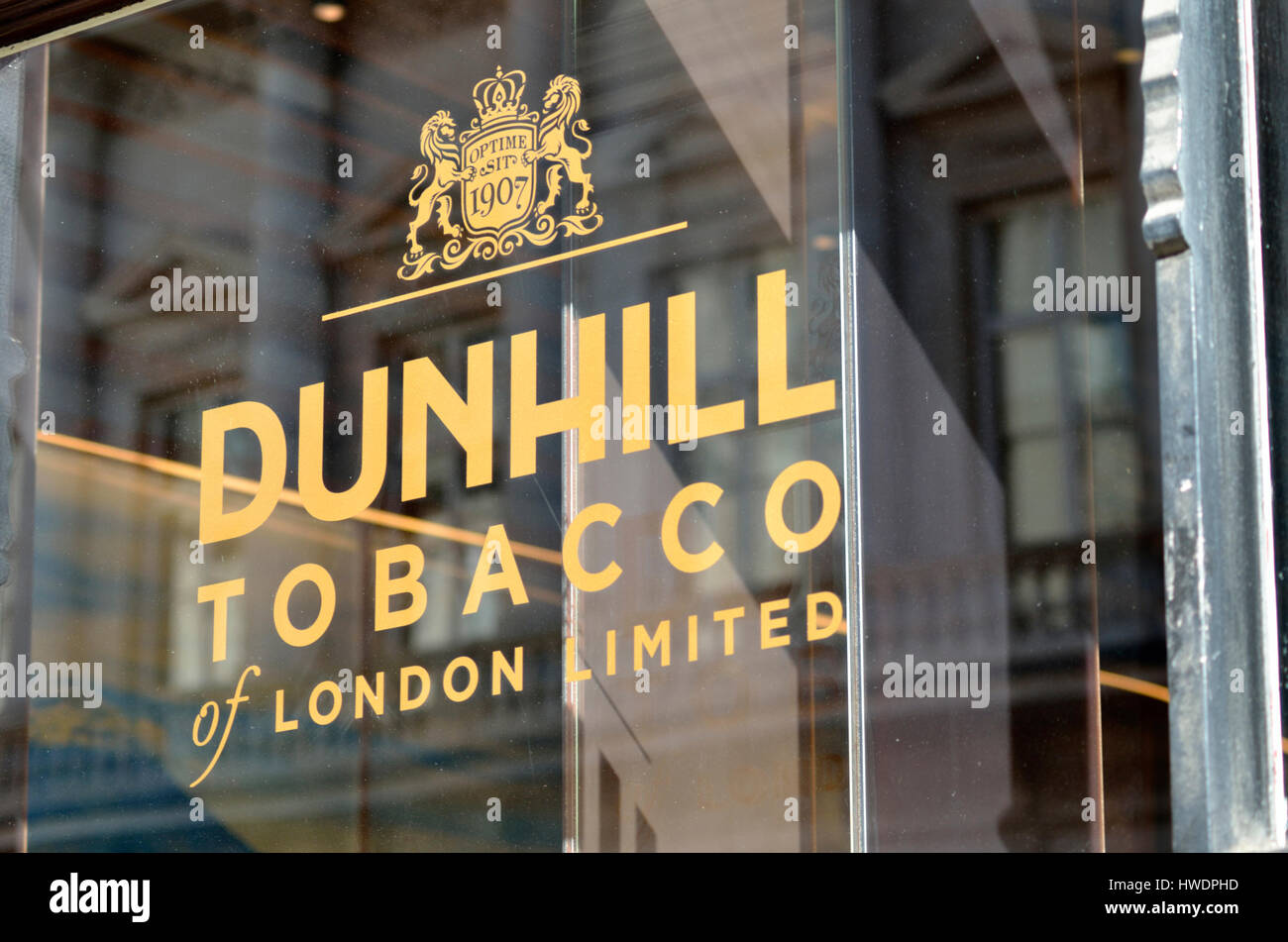 Dunhill cigar shop in St James's St, Londra, Regno Unito. Foto Stock