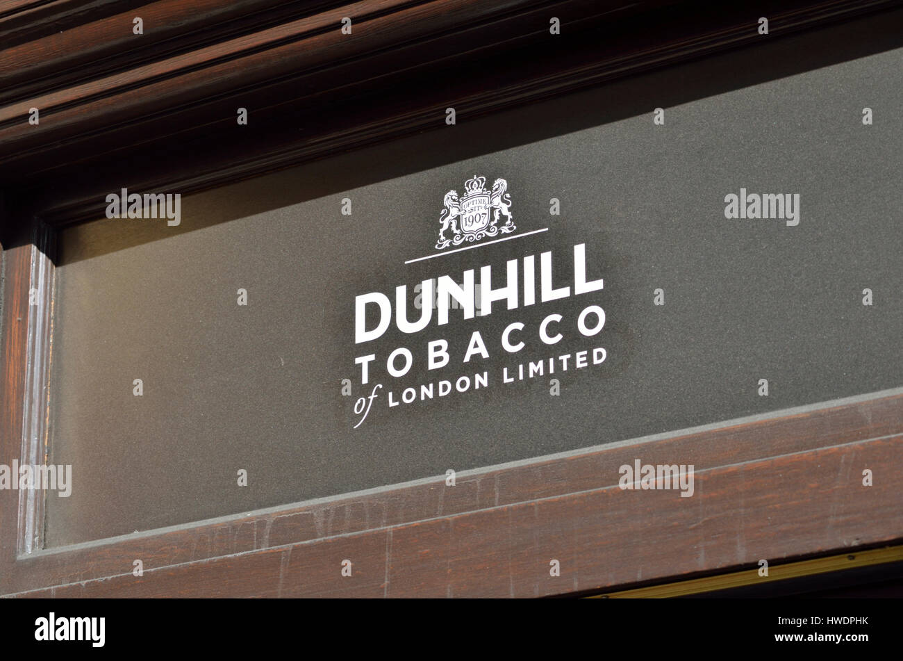 Dunhill cigar shop in St James's St, Londra, Regno Unito. Foto Stock