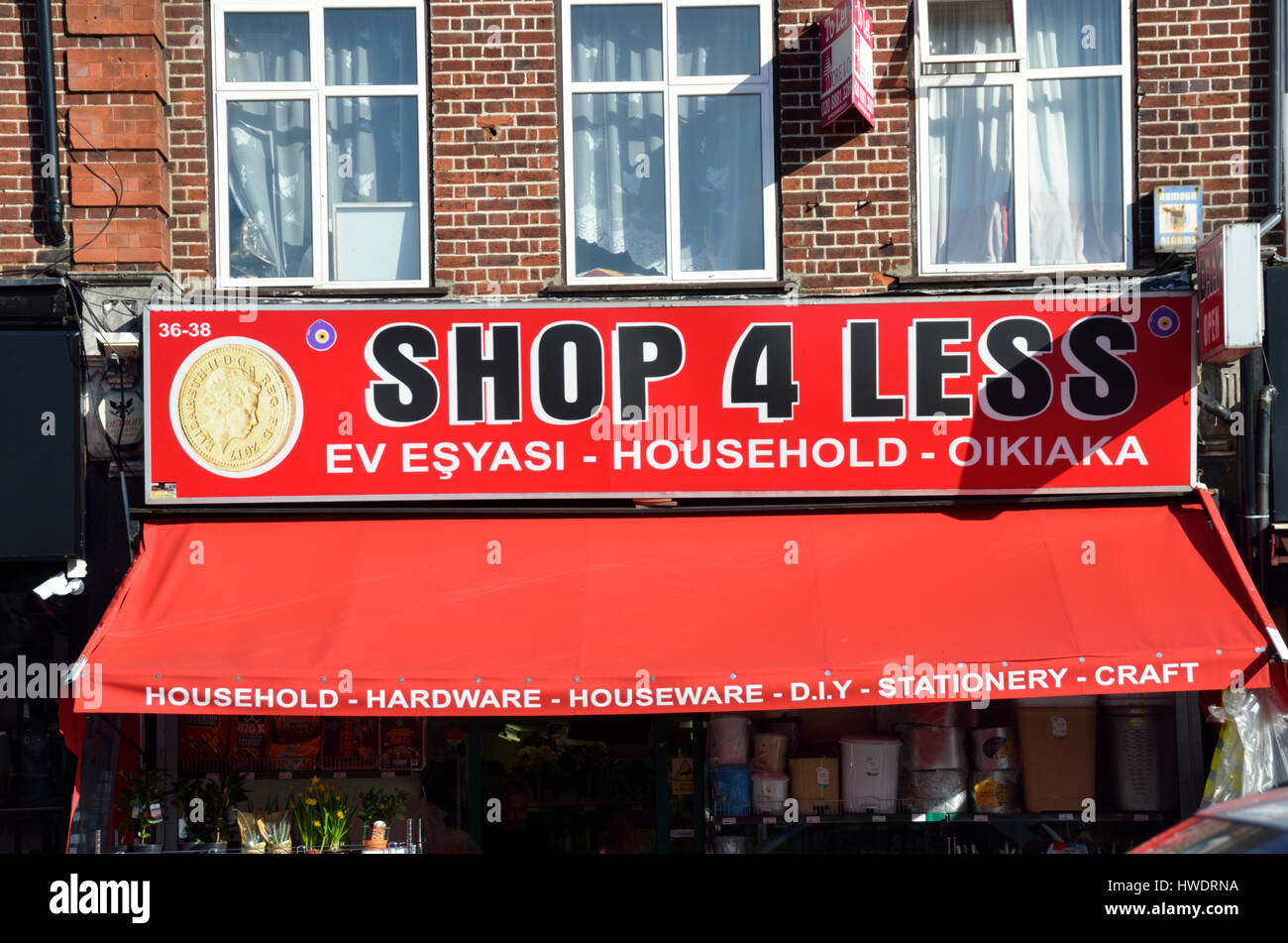 Negozio di meno per memorizzare in limiti Green, Londra, Regno Unito. Foto Stock