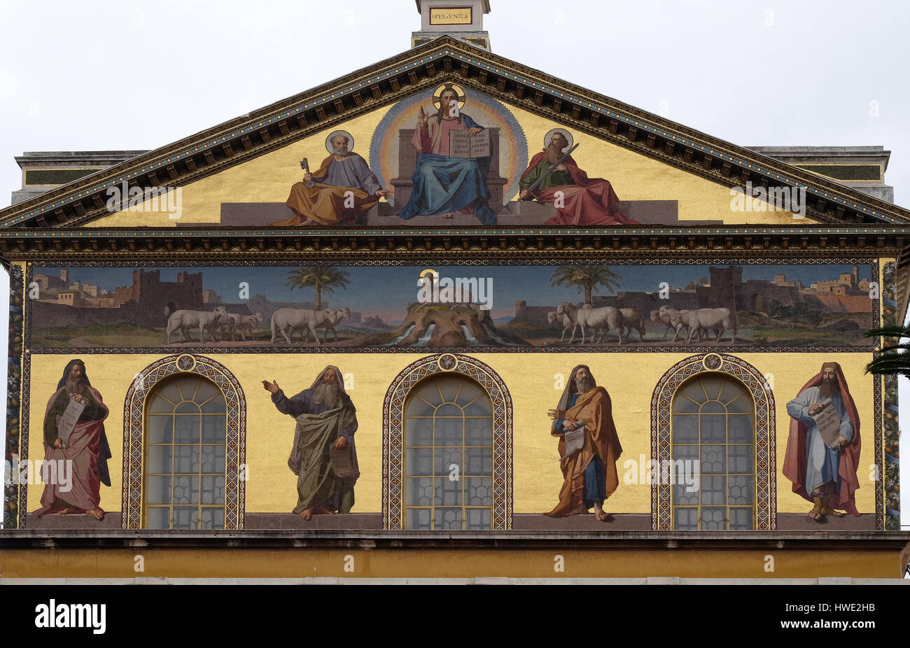 Mosaico di Gesù Cristo Maestro, dei Santi Apostoli Pietro e Paolo e profeti Isaia, Geremia, Ezechiele e Daniele, Basilica di S Foto Stock