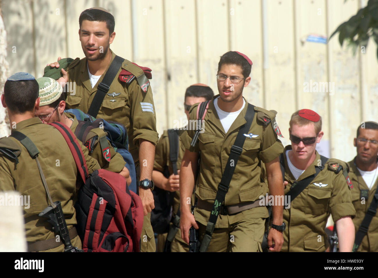 I membri del confine israeliano dalla polizia nella città vecchia di Gerusalemme Foto Stock