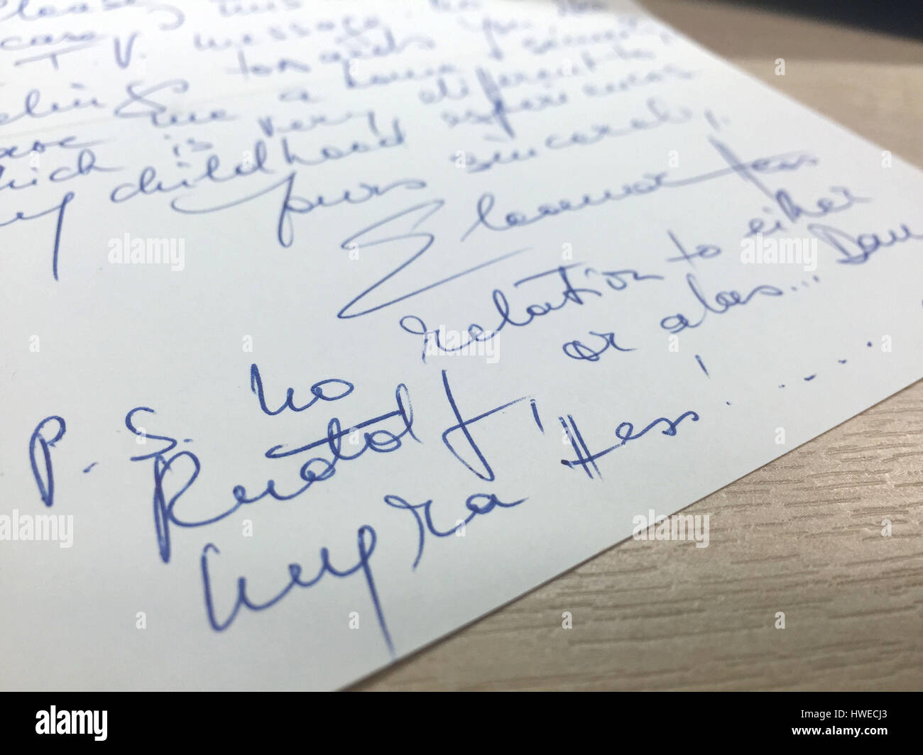 Estratti di lettere rilasciato dagli Archivi Nazionali di Kew inclusa una lettera dal tedesco rifugiato Eleanor Hess domandando circa il risarcimento - ma negando ella è qualsiasi relazione di Hitler, vice officer Rudolph Hess, il suo cognome è stato sinonimo di uno dei più vergognosi capitoli nella storia europea. Foto Stock