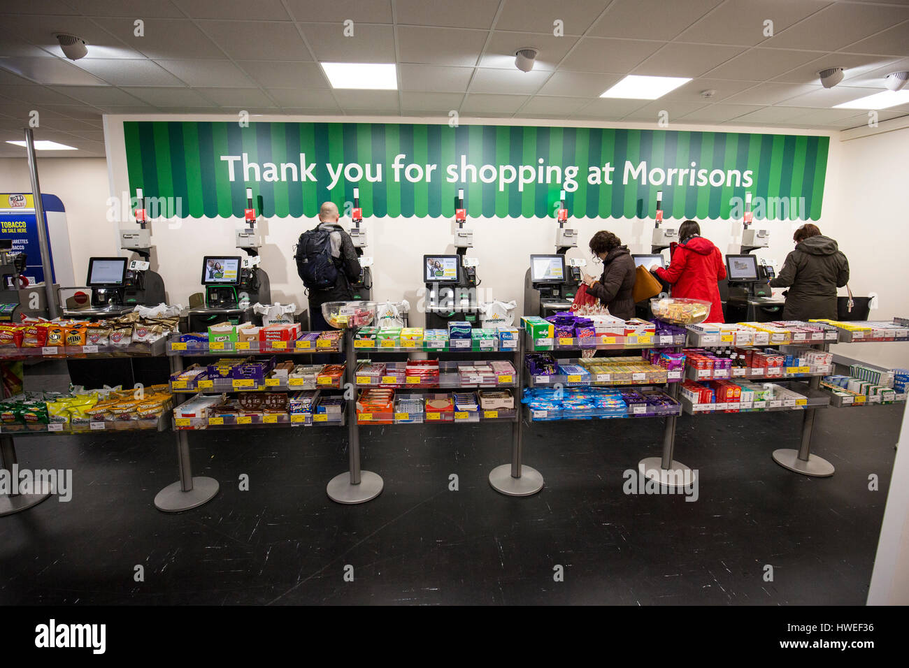 Interno di un supermercato Morrisons Foto Stock