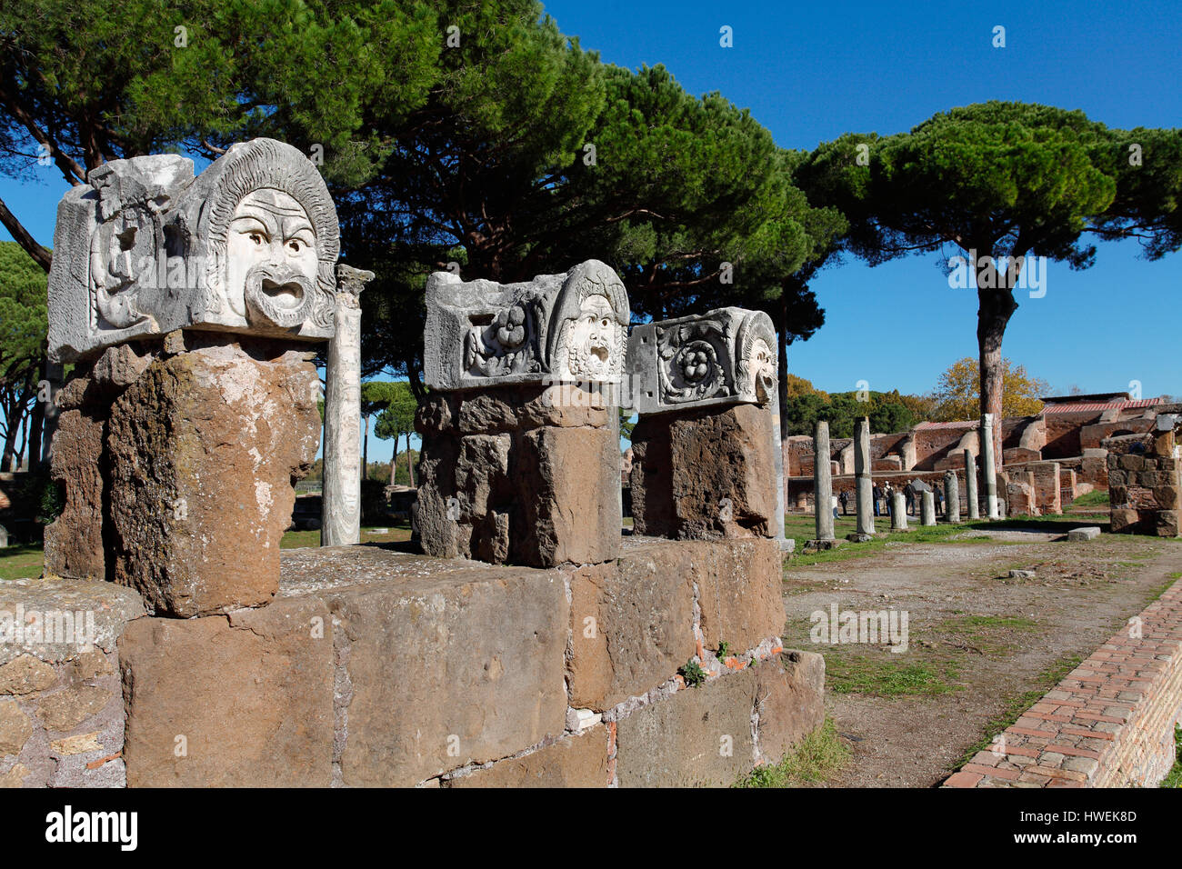 Italia Lazio Ostia Antica - le maschere del teatro romano Foto Stock