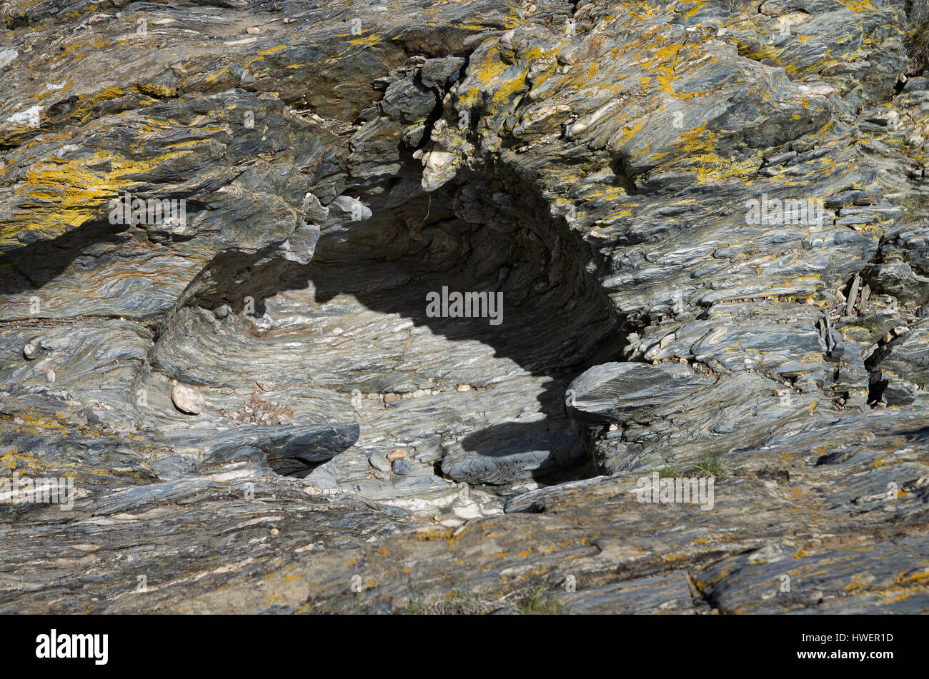 Giant's bollitore formata da eddying forti correnti di acqua pietre del cuscinetto. A Pulo do Lobo, fiume Guadiana parco naturale, la Giant's bollitori sono formate Foto Stock