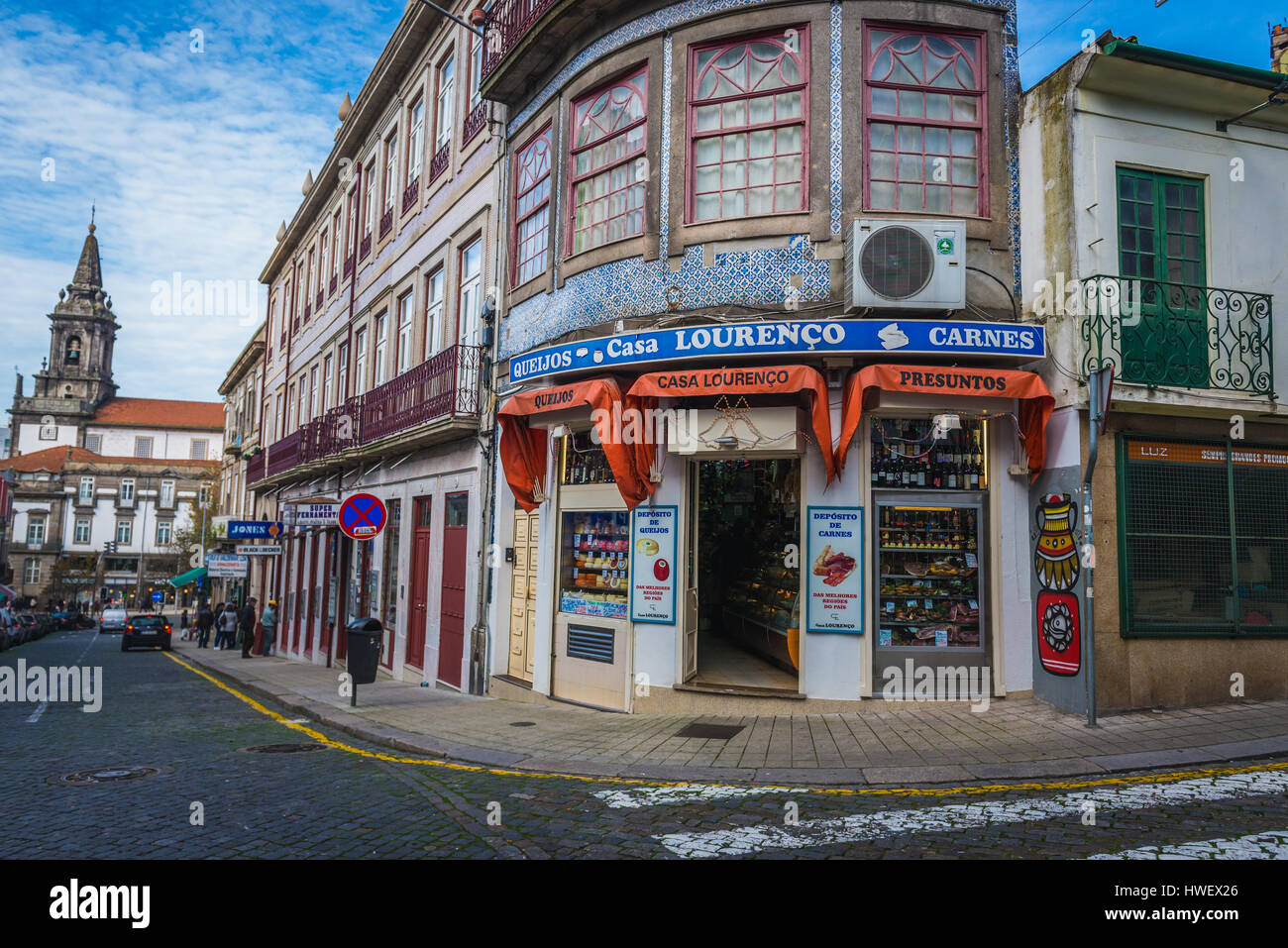 Casa Lourenco in vecchio stile tradizionale negozio di alimentari in Santo Ildefonso distretto della città di Porto sulla Penisola Iberica, la seconda più grande città in Portogallo Foto Stock