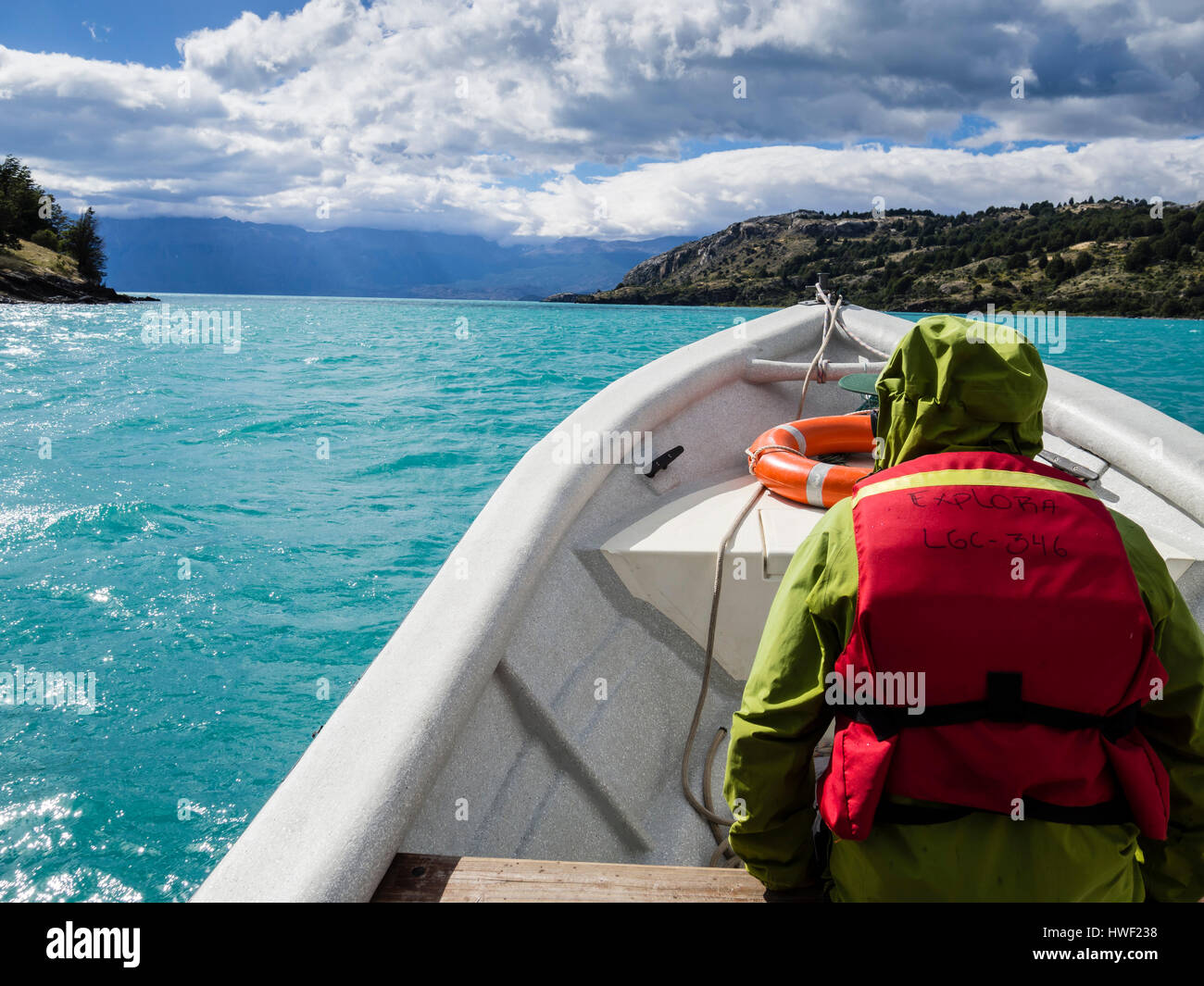 In barca per visite guidate di uscire per le cave di marmo, da Puerto Rio tranquilo, Aysen regione, Patagonia, Cile Foto Stock
