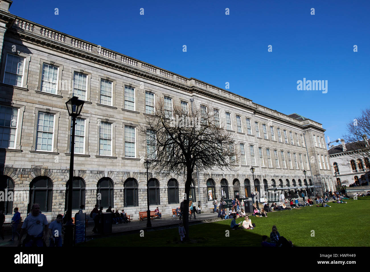 Il grande edificio della biblioteca home il Libro di Kells trinity college a Dublino Repubblica di Irlanda Foto Stock